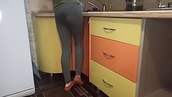 Stepmom Gives Homemade Blowjob To Neighbor