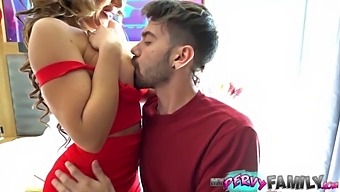 Richelle Ryan'S Big Natural Tits Take Center Stage In This Steamy Video