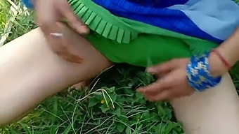 Desi Aunty Gets Fucked Hard In Outdoor By Young Guy